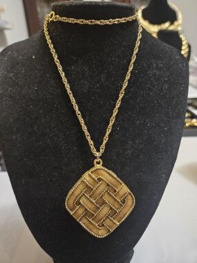 Aviance-Gold Solid Perfume Pendant Necklace